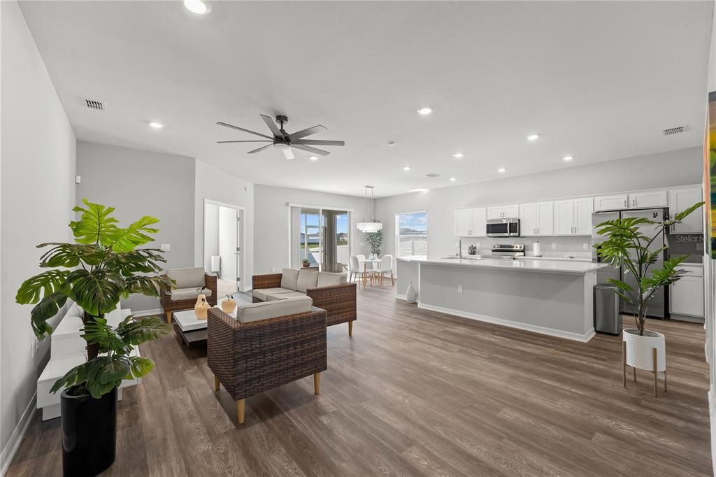 Под контрактом: $339,900 (4 спален, 2 ванн, 2020 Квадратных фут)