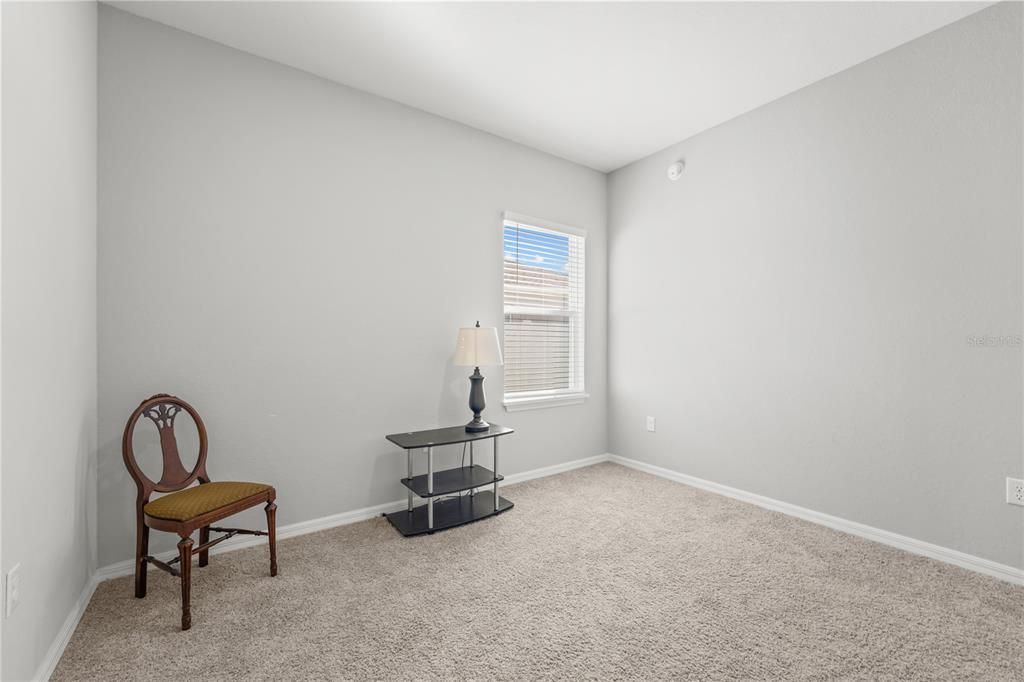 Под контрактом: $339,900 (4 спален, 2 ванн, 2020 Квадратных фут)