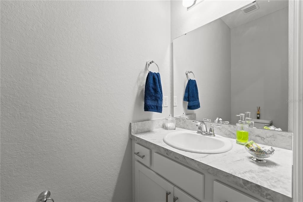 Под контрактом: $339,900 (4 спален, 2 ванн, 2020 Квадратных фут)