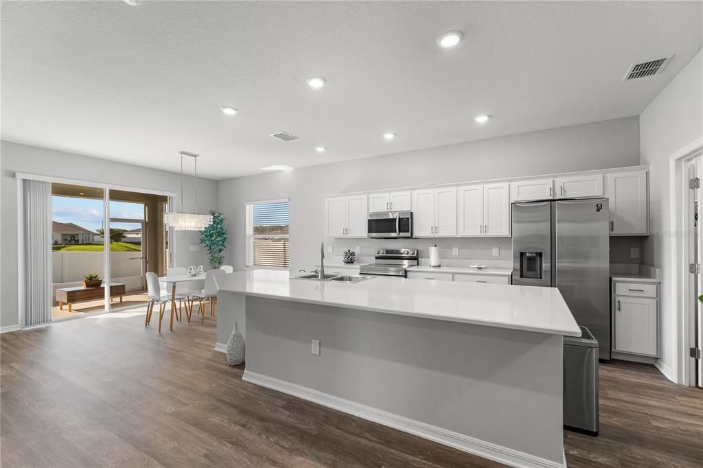 Под контрактом: $339,900 (4 спален, 2 ванн, 2020 Квадратных фут)