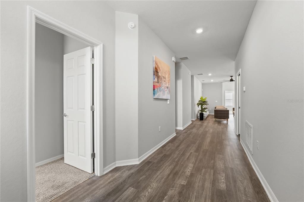 Под контрактом: $339,900 (4 спален, 2 ванн, 2020 Квадратных фут)