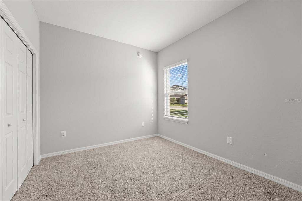 Под контрактом: $339,900 (4 спален, 2 ванн, 2020 Квадратных фут)