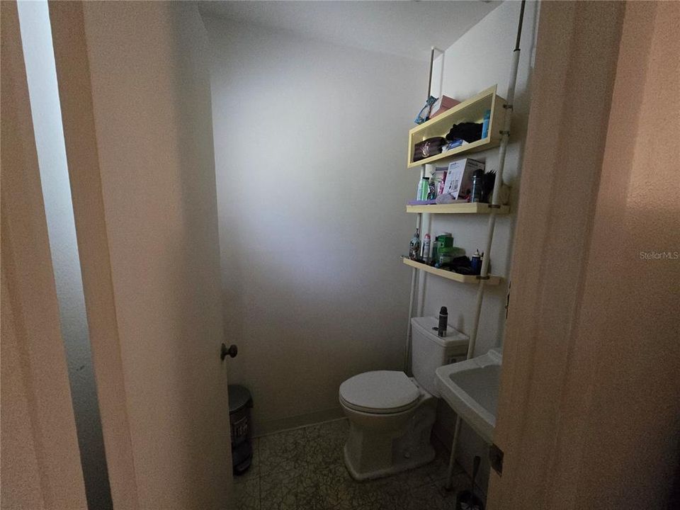 Active With Contract: $151,000 (2 beds, 1 baths, 1096 Square Feet)