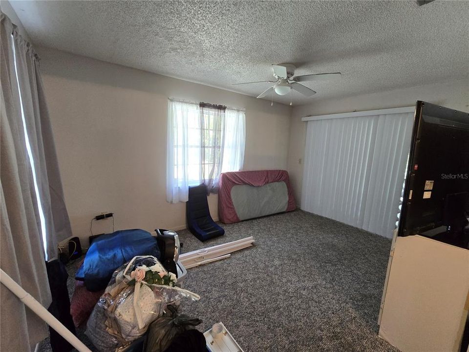 Active With Contract: $151,000 (2 beds, 1 baths, 1096 Square Feet)