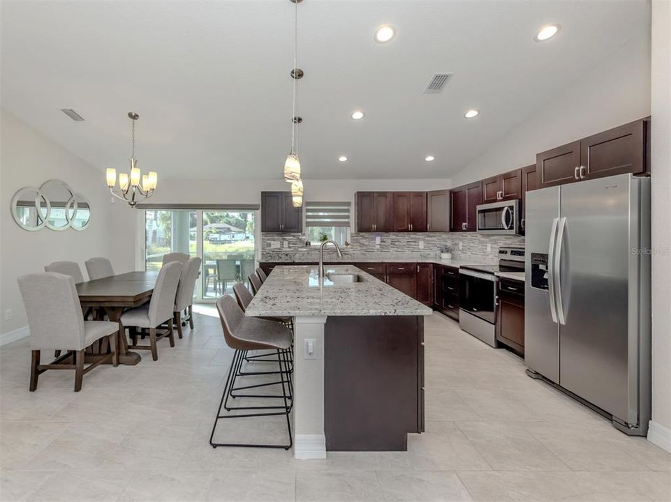 На продажу: $338,750 (3 спален, 2 ванн, 1436 Квадратных фут)