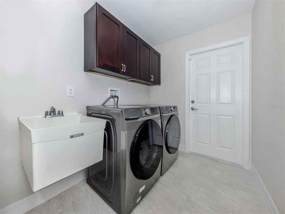 На продажу: $338,750 (3 спален, 2 ванн, 1436 Квадратных фут)