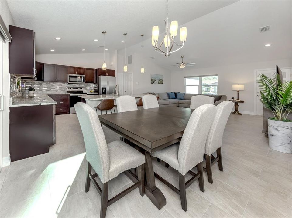 На продажу: $338,750 (3 спален, 2 ванн, 1436 Квадратных фут)