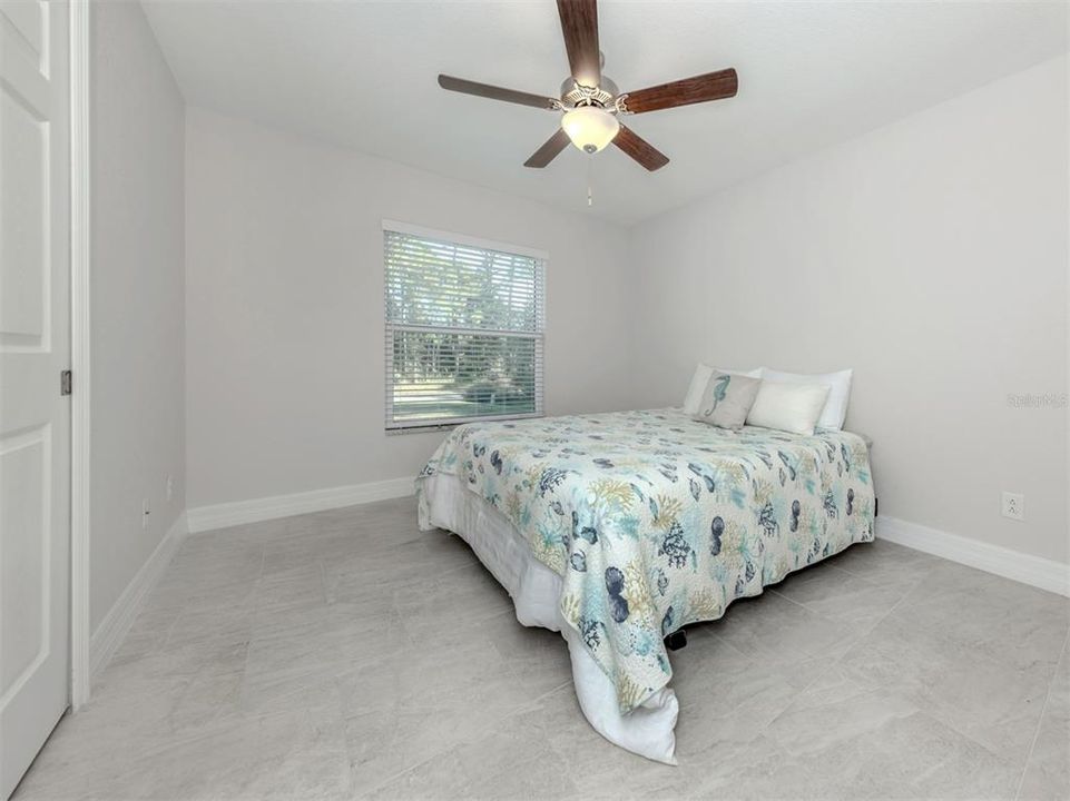 На продажу: $338,750 (3 спален, 2 ванн, 1436 Квадратных фут)