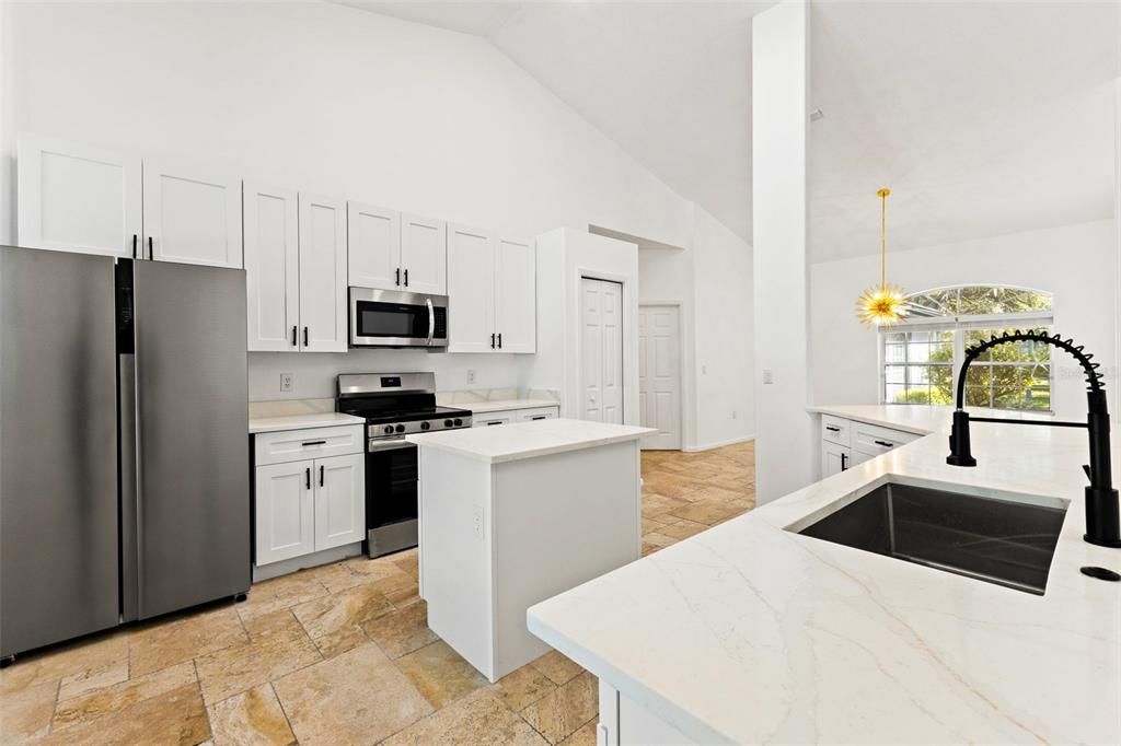 待售: $468,000 (3 贝兹, 2 浴室, 2007 平方英尺)