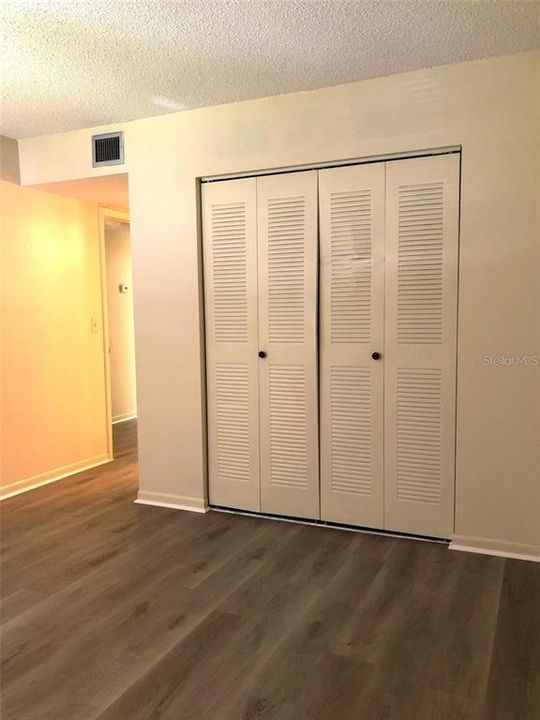 出租: $1,300 (2 贝兹, 2 浴室, 897 平方英尺)