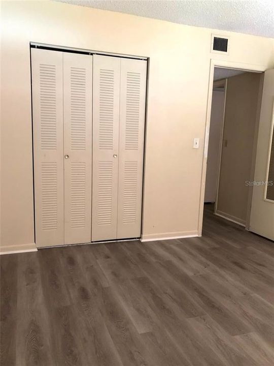 出租: $1,300 (2 贝兹, 2 浴室, 897 平方英尺)