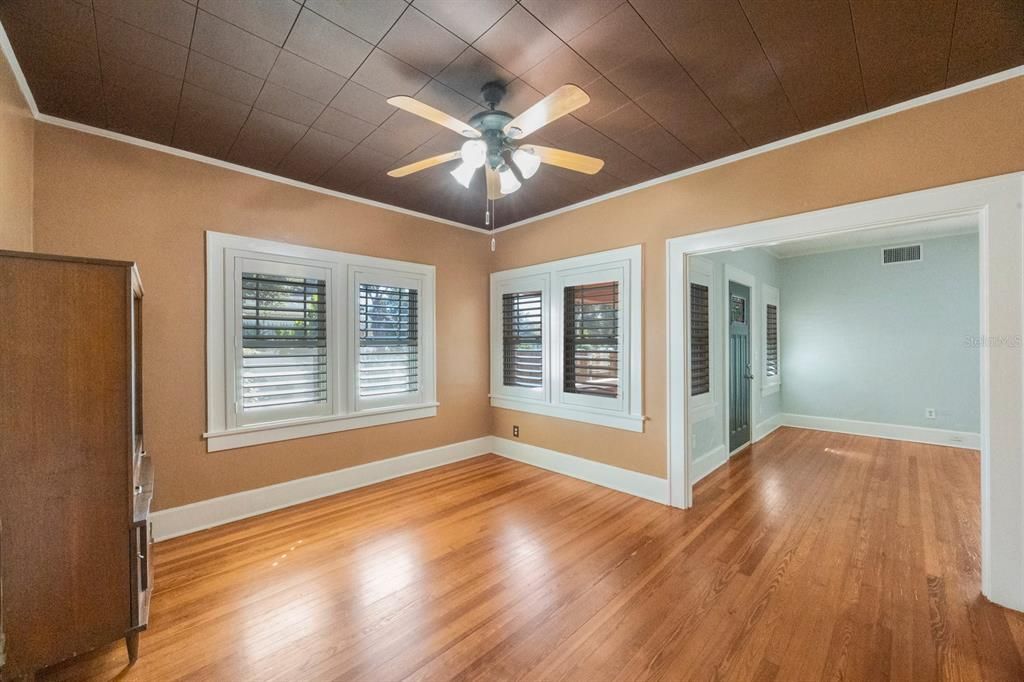 合同活跃: $629,000 (2 贝兹, 2 浴室, 1448 平方英尺)