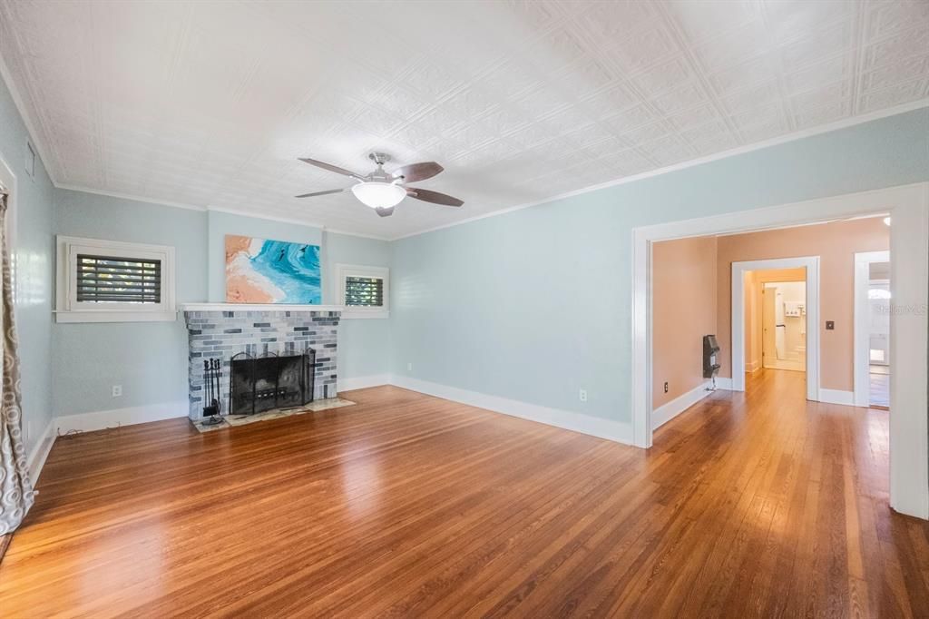 合同活跃: $629,000 (2 贝兹, 2 浴室, 1448 平方英尺)