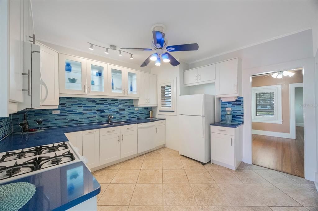 合同活跃: $629,000 (2 贝兹, 2 浴室, 1448 平方英尺)