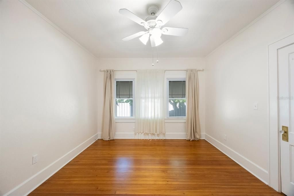 合同活跃: $629,000 (2 贝兹, 2 浴室, 1448 平方英尺)