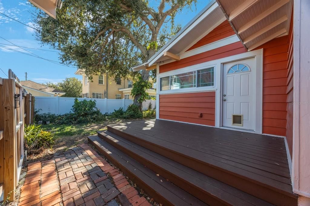 合同活跃: $629,000 (2 贝兹, 2 浴室, 1448 平方英尺)