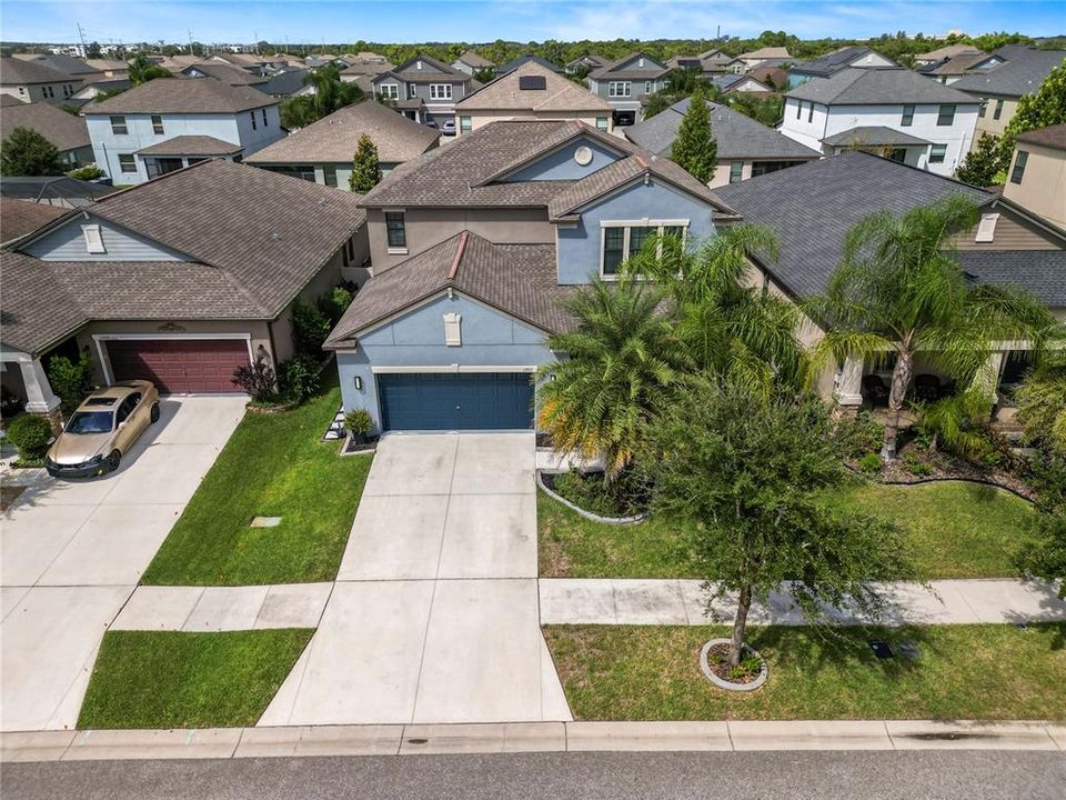 Под контрактом: $3,150 (4 спален, 3 ванн, 2555 Квадратных фут)