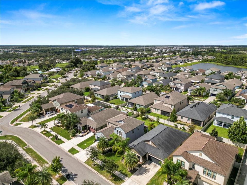 Под контрактом: $3,150 (4 спален, 3 ванн, 2555 Квадратных фут)