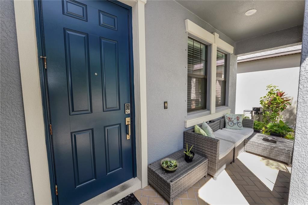 Под контрактом: $3,150 (4 спален, 3 ванн, 2555 Квадратных фут)