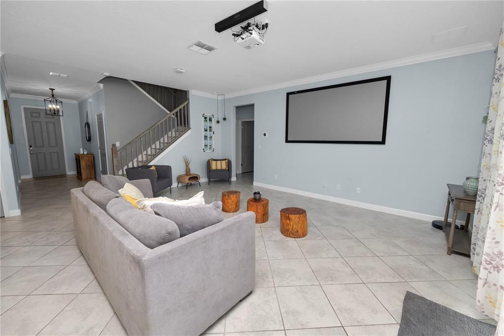 Под контрактом: $3,150 (4 спален, 3 ванн, 2555 Квадратных фут)