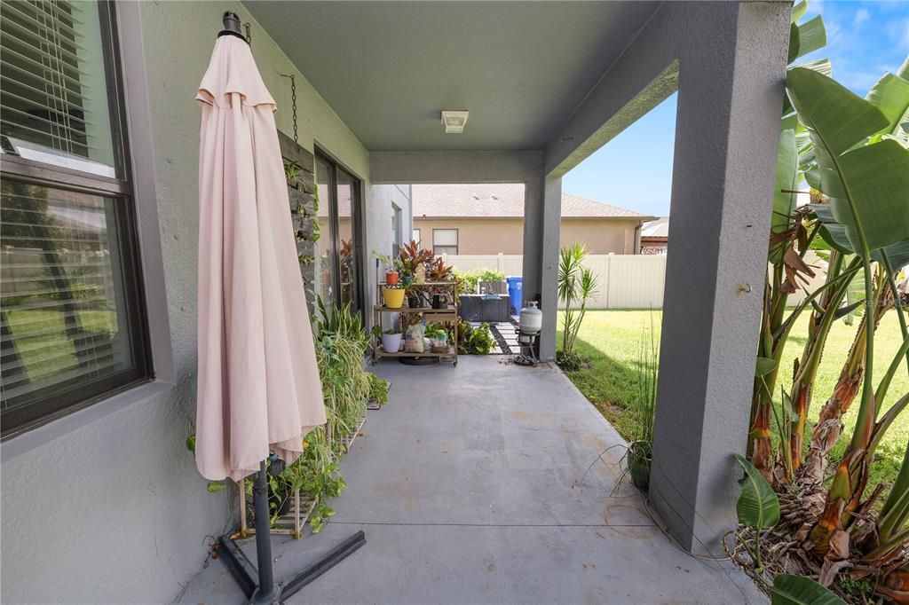 Под контрактом: $3,150 (4 спален, 3 ванн, 2555 Квадратных фут)