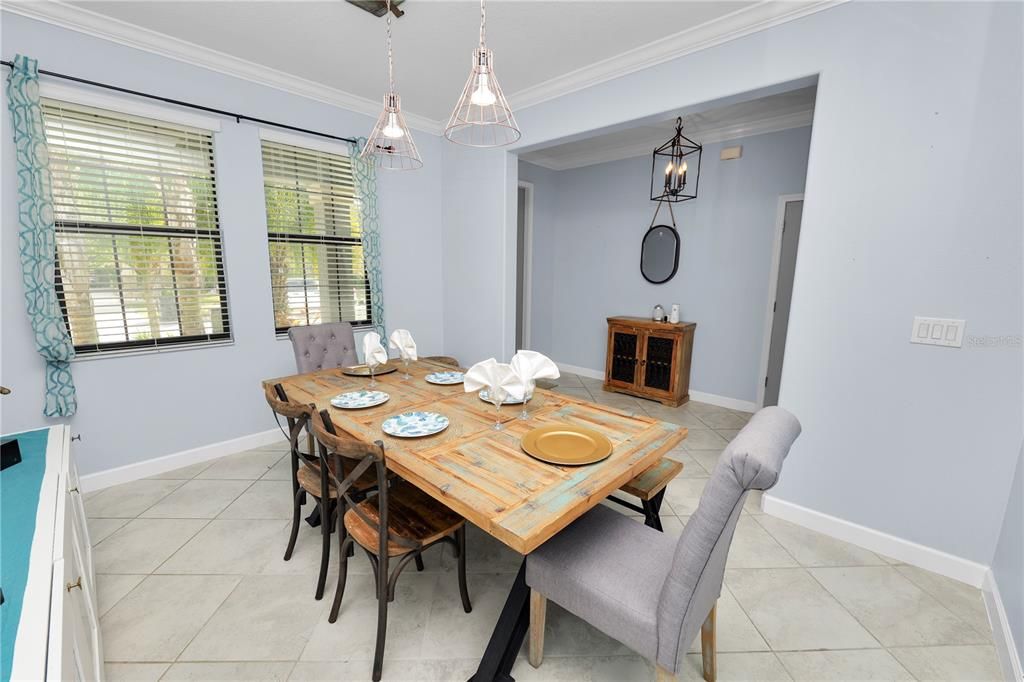 Под контрактом: $3,150 (4 спален, 3 ванн, 2555 Квадратных фут)