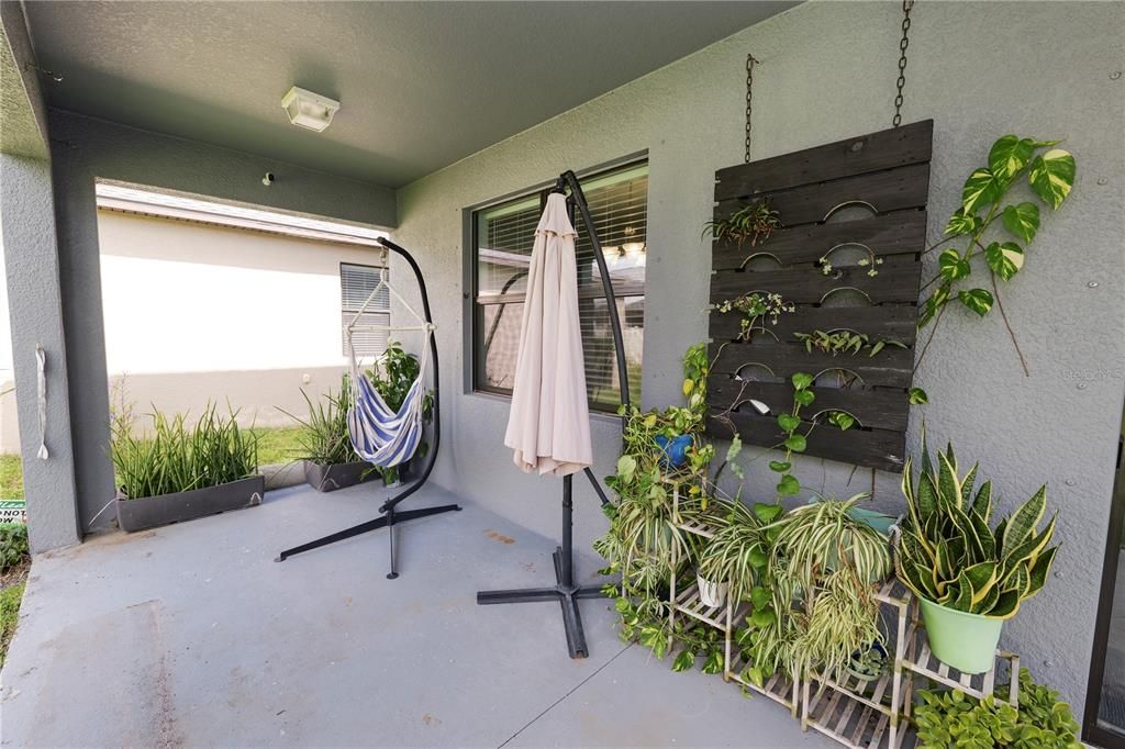 Под контрактом: $3,150 (4 спален, 3 ванн, 2555 Квадратных фут)