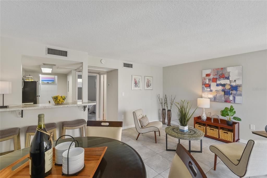 待售: $119,000 (1 贝兹, 1 浴室, 581 平方英尺)