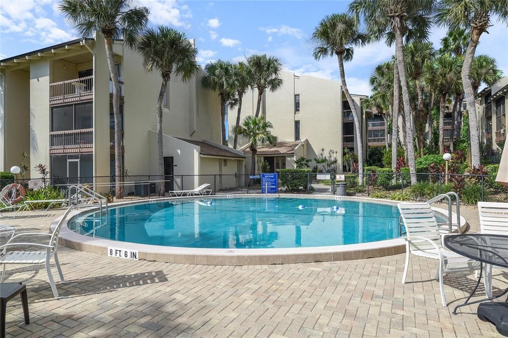 待售: $119,000 (1 贝兹, 1 浴室, 581 平方英尺)