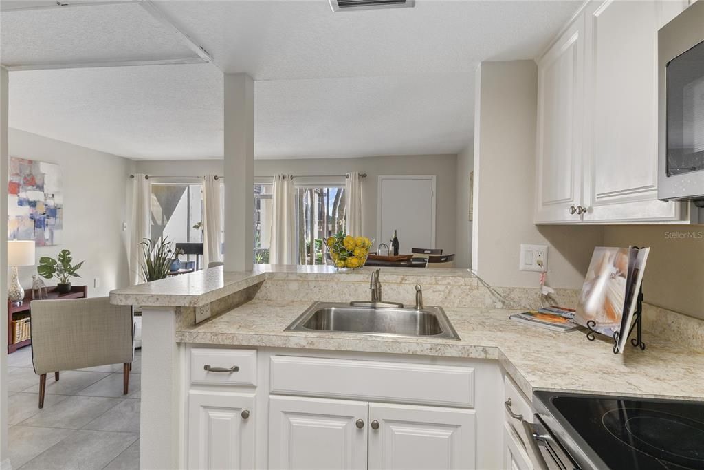 待售: $119,000 (1 贝兹, 1 浴室, 581 平方英尺)