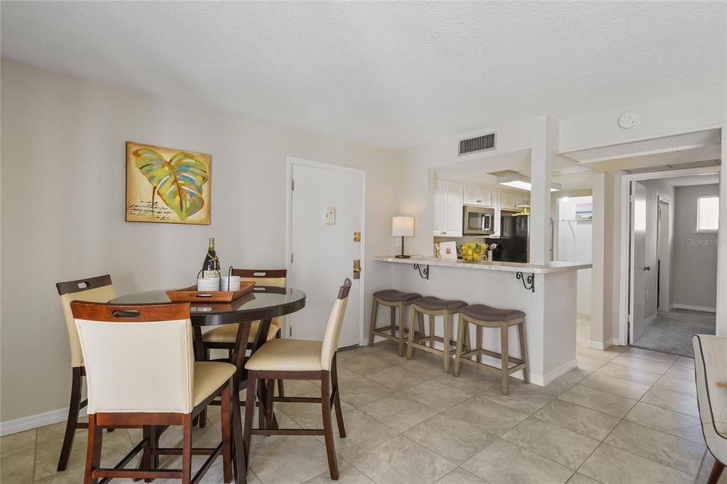 待售: $119,000 (1 贝兹, 1 浴室, 581 平方英尺)