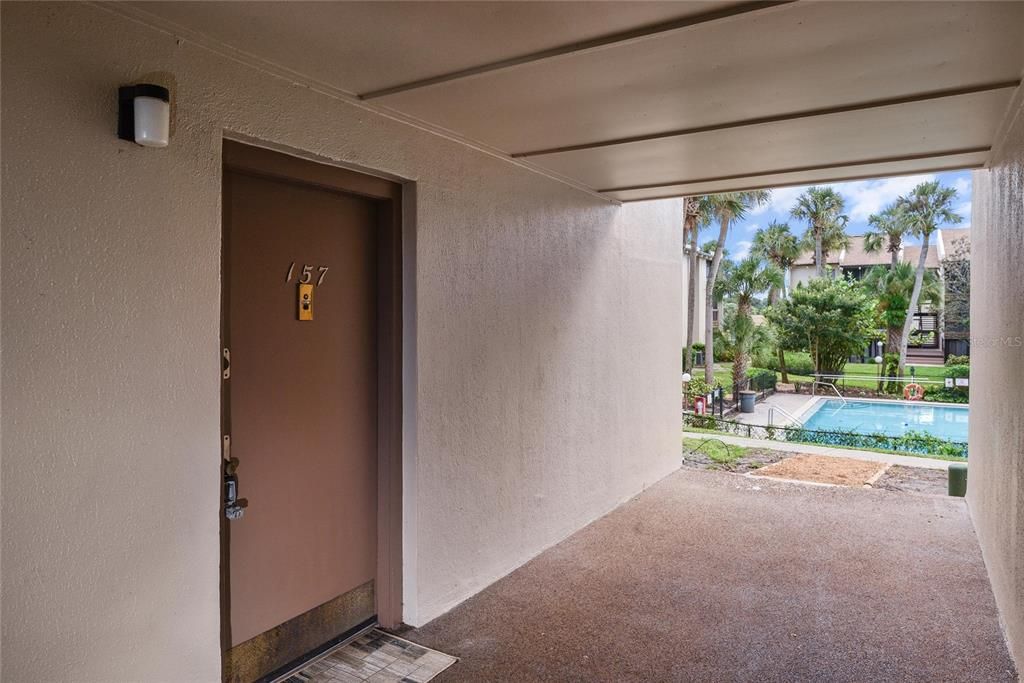 待售: $119,000 (1 贝兹, 1 浴室, 581 平方英尺)