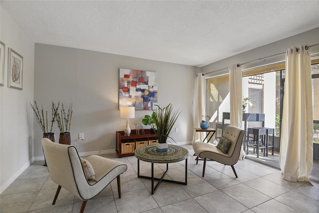 待售: $119,000 (1 贝兹, 1 浴室, 581 平方英尺)