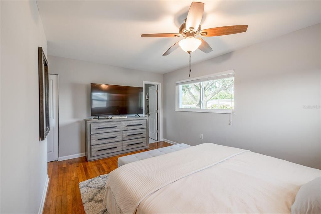 待售: $550,000 (3 贝兹, 2 浴室, 1470 平方英尺)