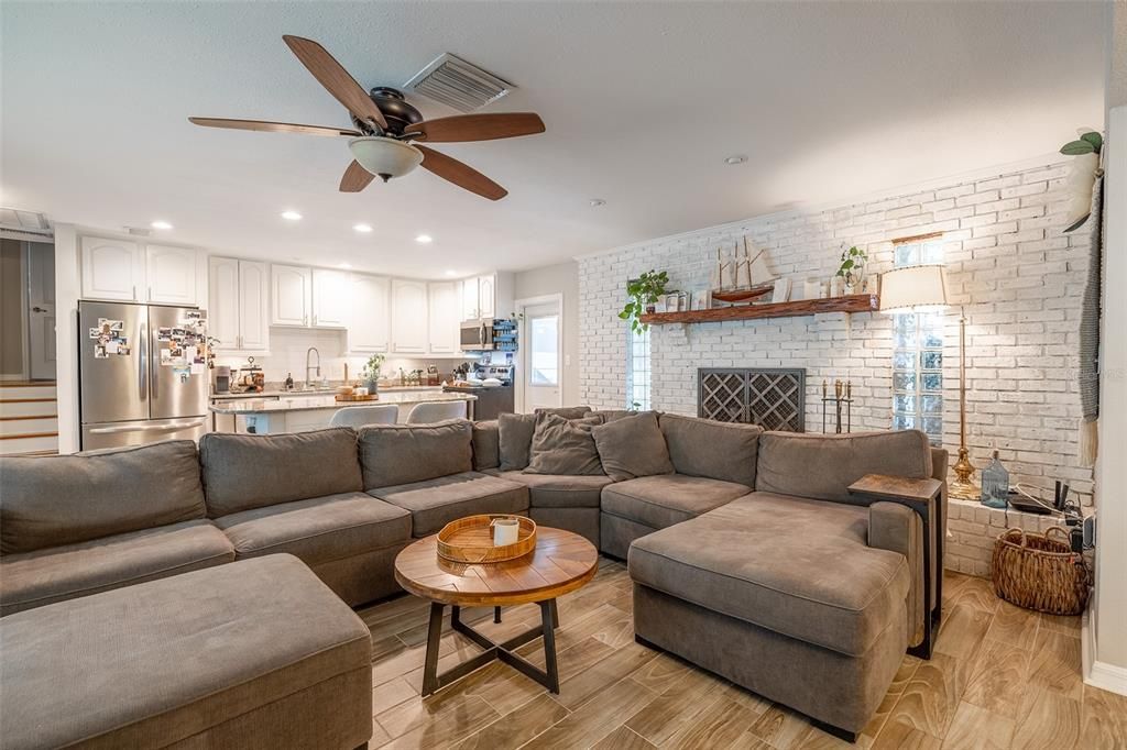 待售: $550,000 (3 贝兹, 2 浴室, 1470 平方英尺)