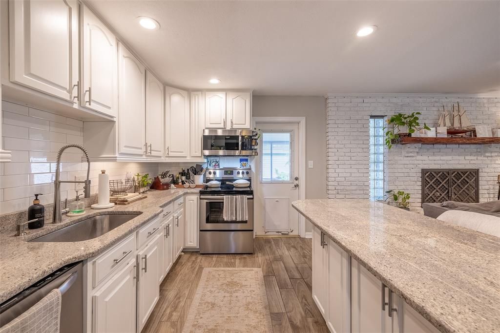 待售: $550,000 (3 贝兹, 2 浴室, 1470 平方英尺)