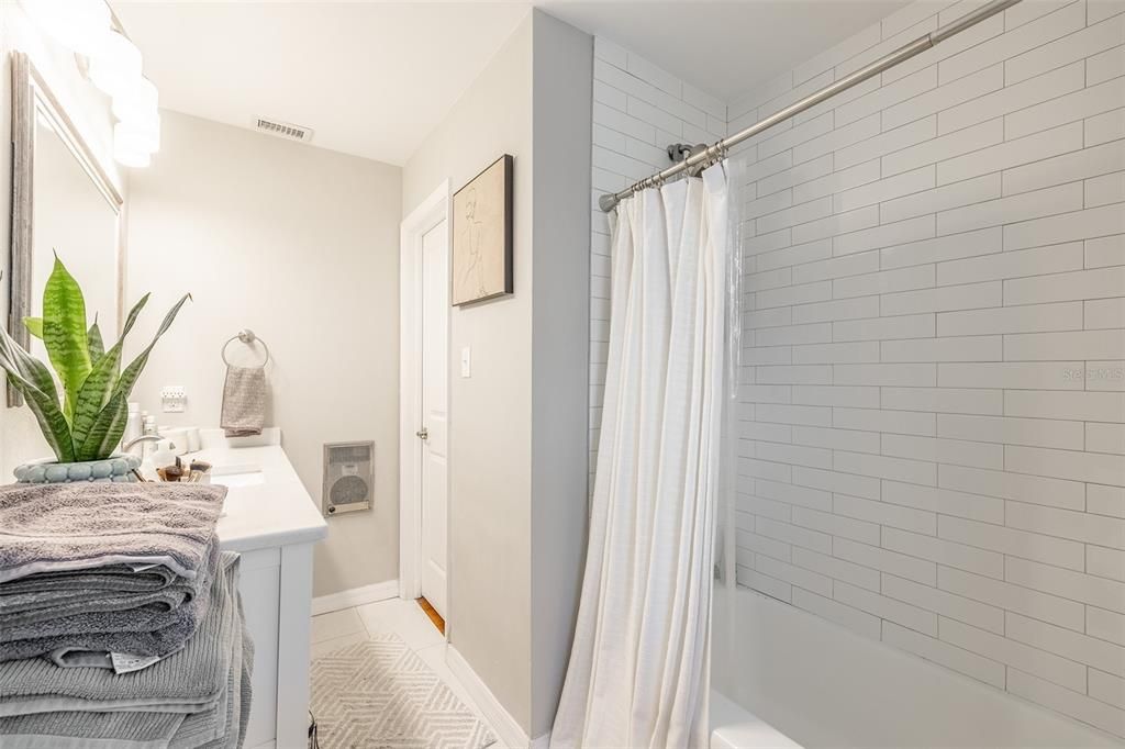 待售: $550,000 (3 贝兹, 2 浴室, 1470 平方英尺)