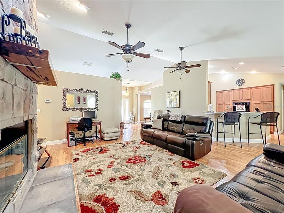 待售: $3,500,000 (4 贝兹, 3 浴室, 3305 平方英尺)