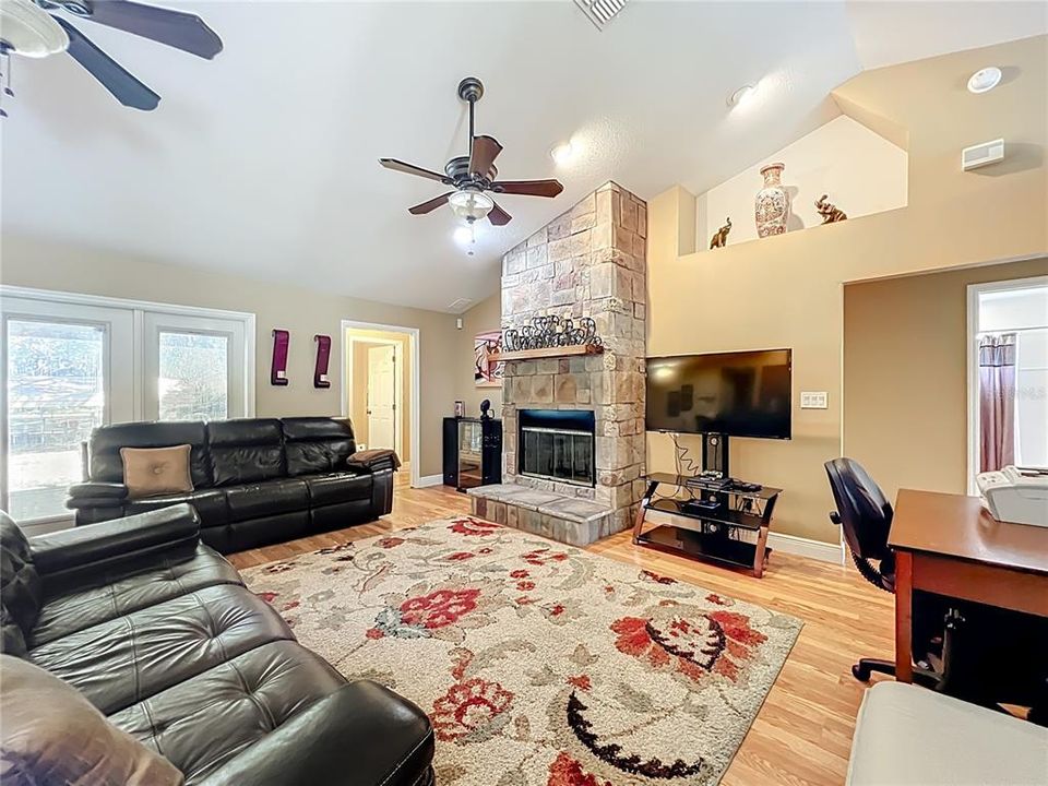 待售: $3,500,000 (4 贝兹, 3 浴室, 3305 平方英尺)