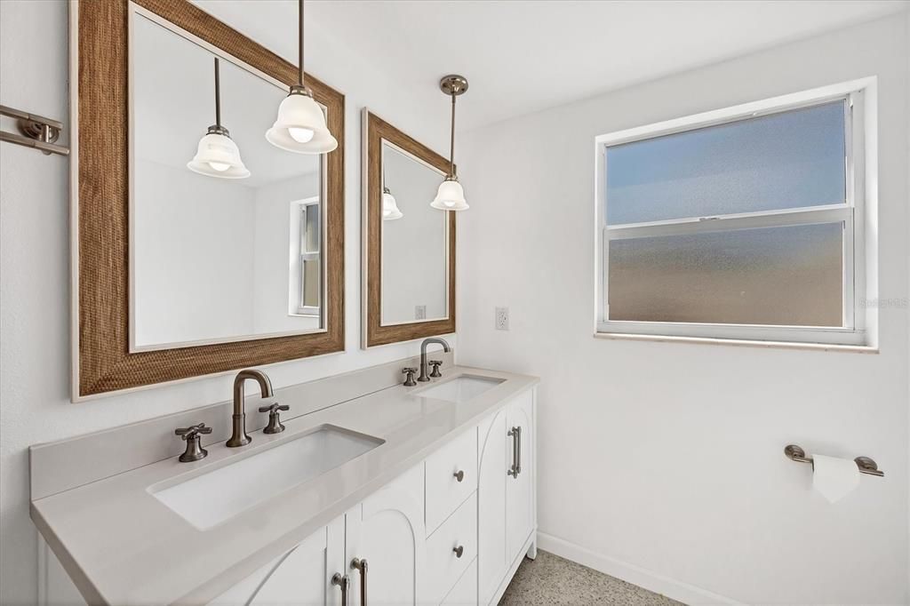 待售: $579,000 (3 贝兹, 2 浴室, 1816 平方英尺)