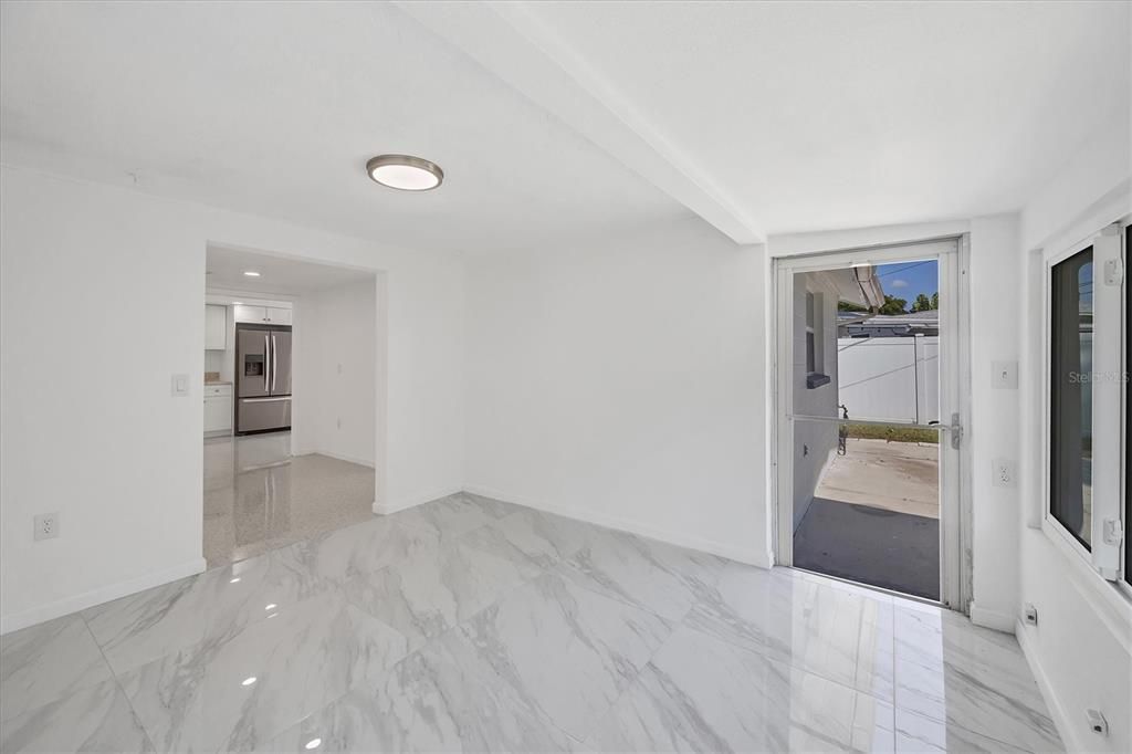 待售: $579,000 (3 贝兹, 2 浴室, 1816 平方英尺)