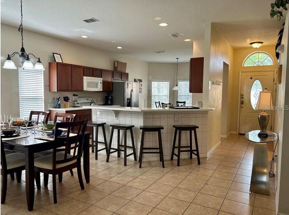 For Rent: $2,600 (4 beds, 3 baths, 1839 Square Feet)