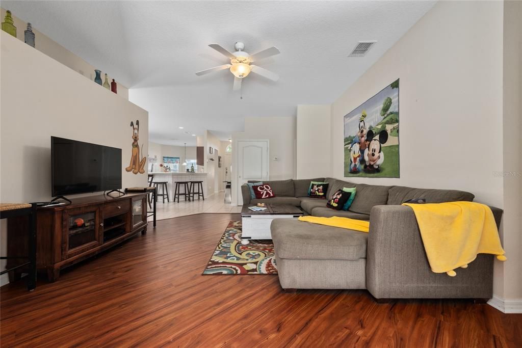 For Rent: $2,600 (4 beds, 3 baths, 1839 Square Feet)