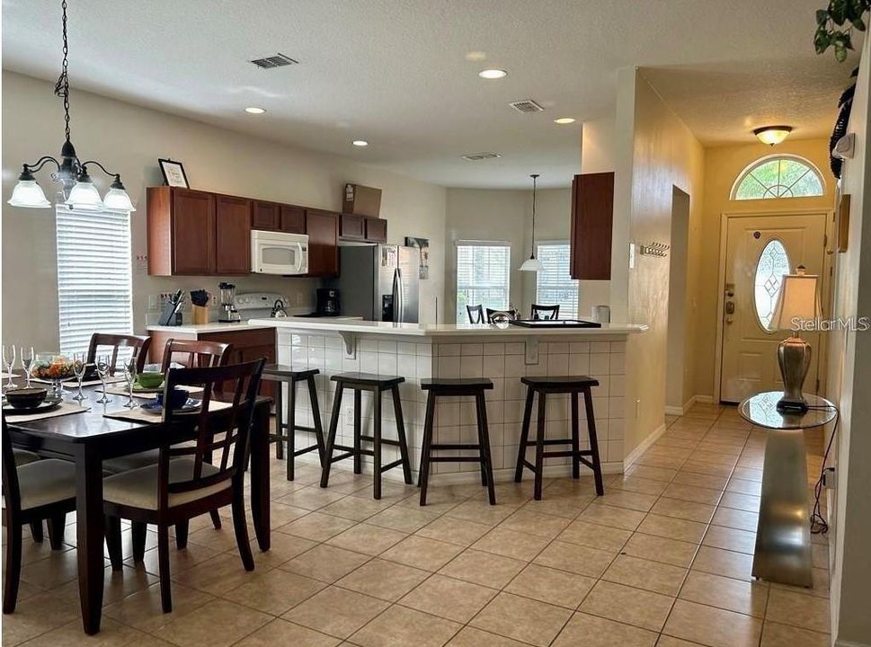 For Rent: $2,600 (4 beds, 3 baths, 1839 Square Feet)