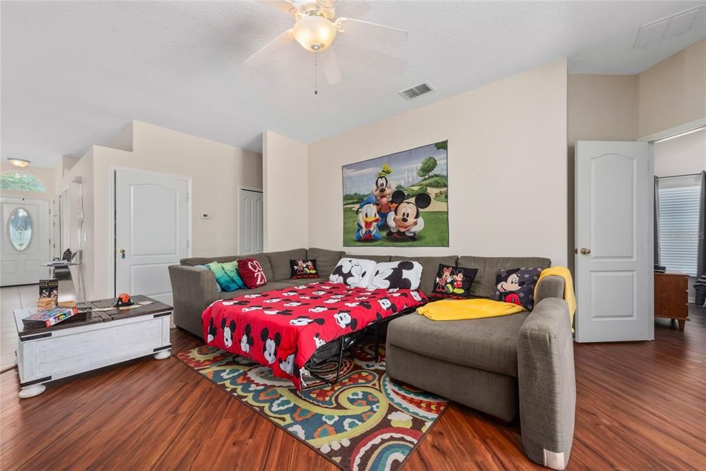 For Rent: $2,600 (4 beds, 3 baths, 1839 Square Feet)