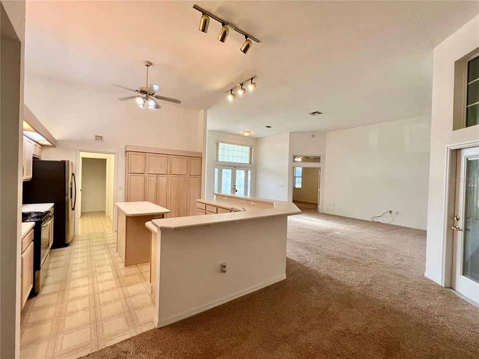 En Venta: $324,200 (3 camas, 2 baños, 2236 Pies cuadrados)