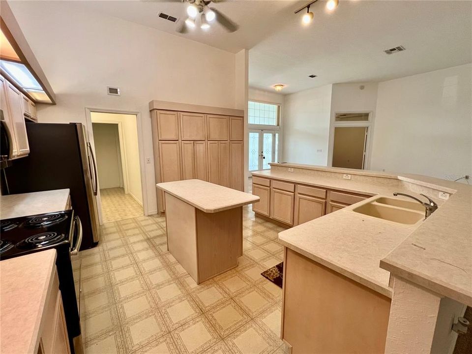 En Venta: $324,200 (3 camas, 2 baños, 2236 Pies cuadrados)