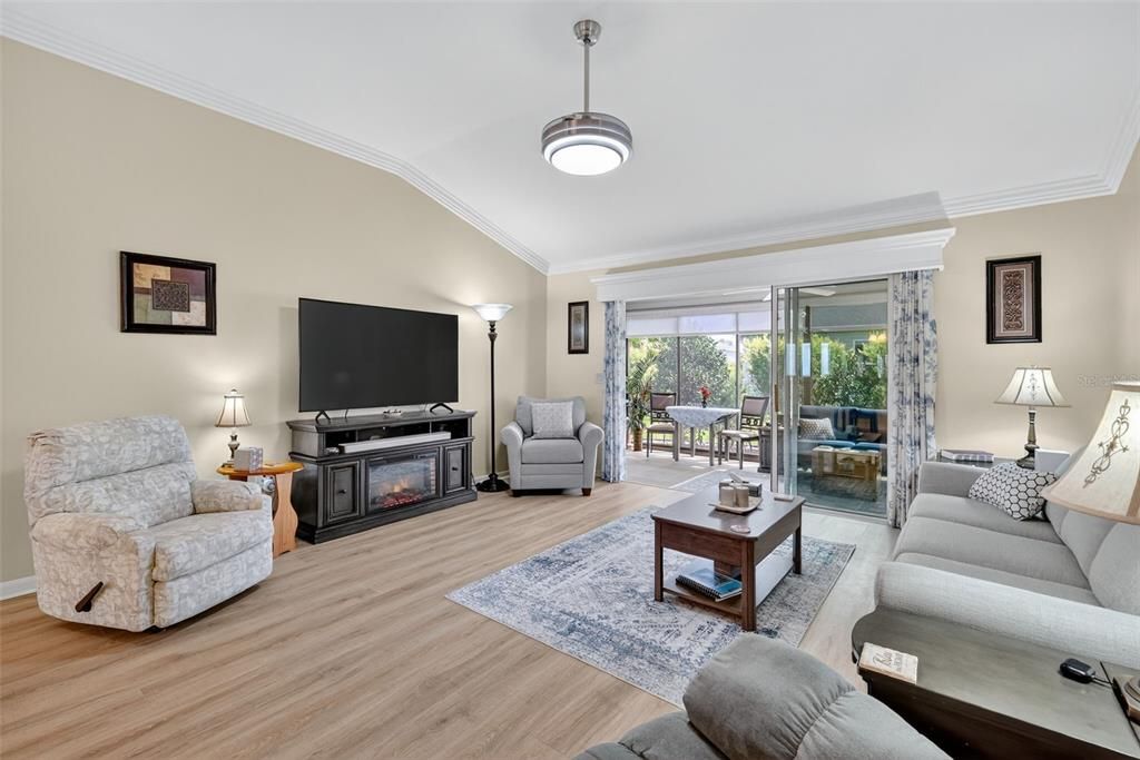 En Venta: $399,950 (3 camas, 2 baños, 1569 Pies cuadrados)