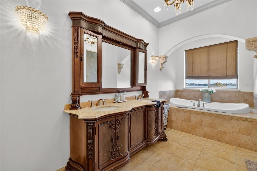 待售: $1,699,000 (5 贝兹, 4 浴室, 5441 平方英尺)