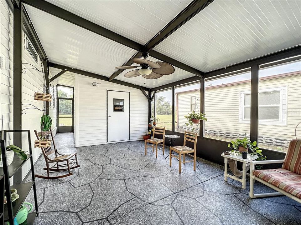 待售: $169,900 (2 贝兹, 2 浴室, 1525 平方英尺)